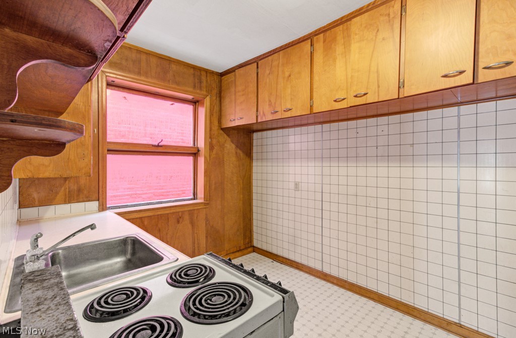 Village/Minerva - Commercial Sale