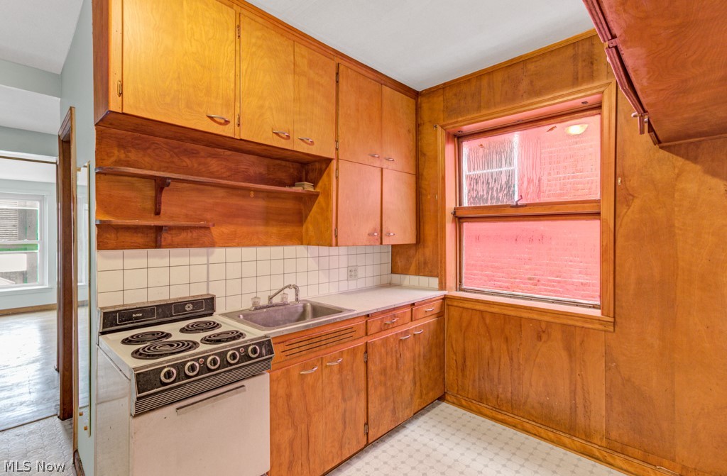 Village/Minerva - Commercial Sale