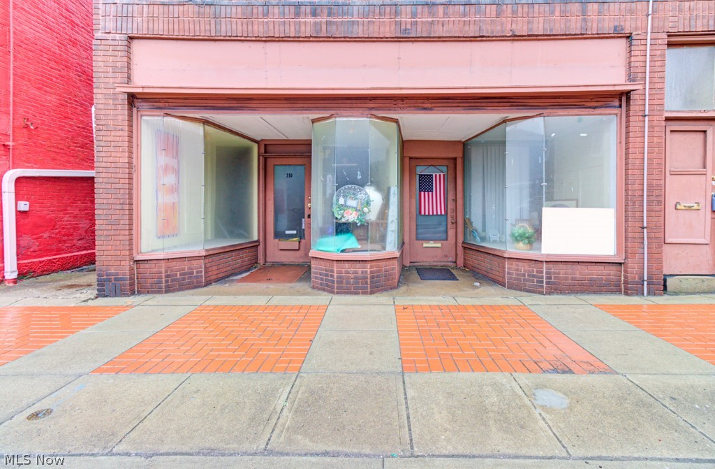 Village/Minerva - Commercial Sale