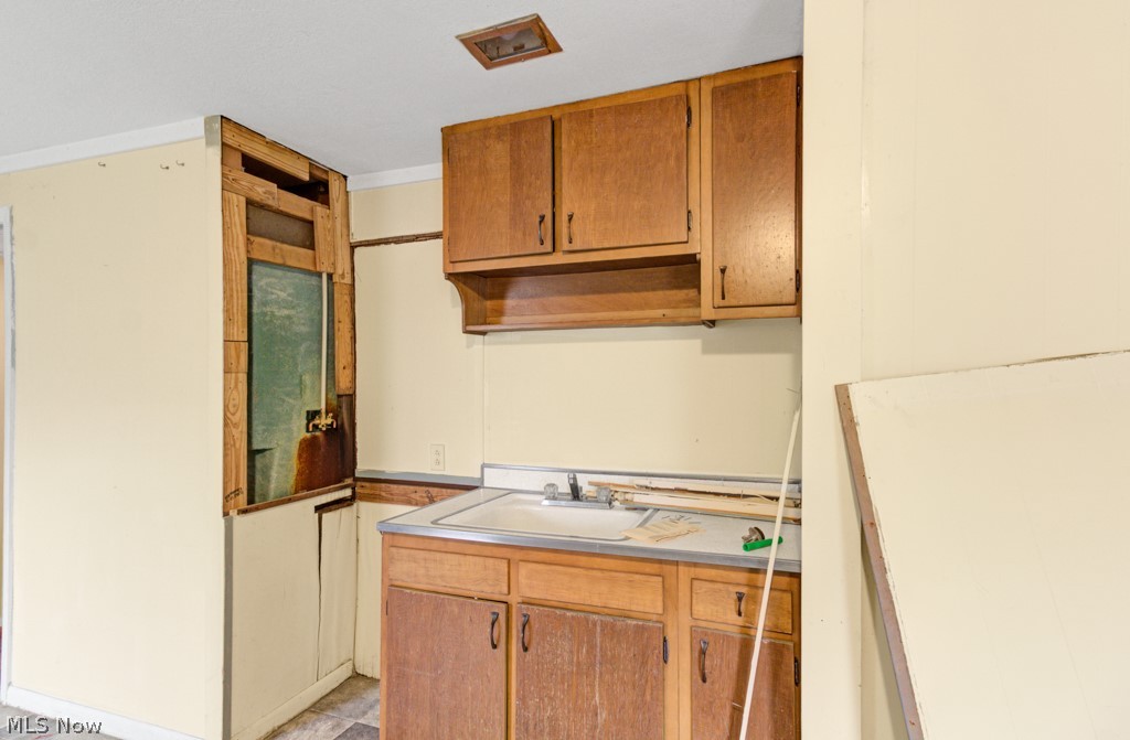 Village/Minerva - Commercial Sale