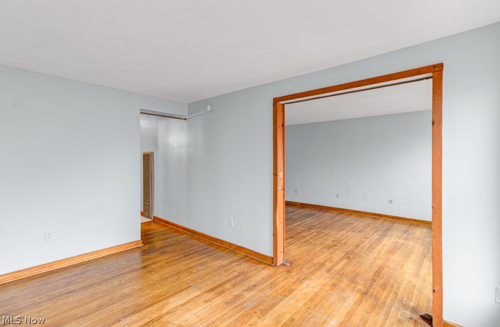 Village/Minerva - Commercial Sale