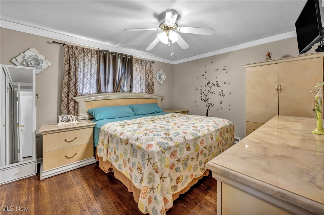 3226 Woodlawn Drive, Parma, Ohio image 18