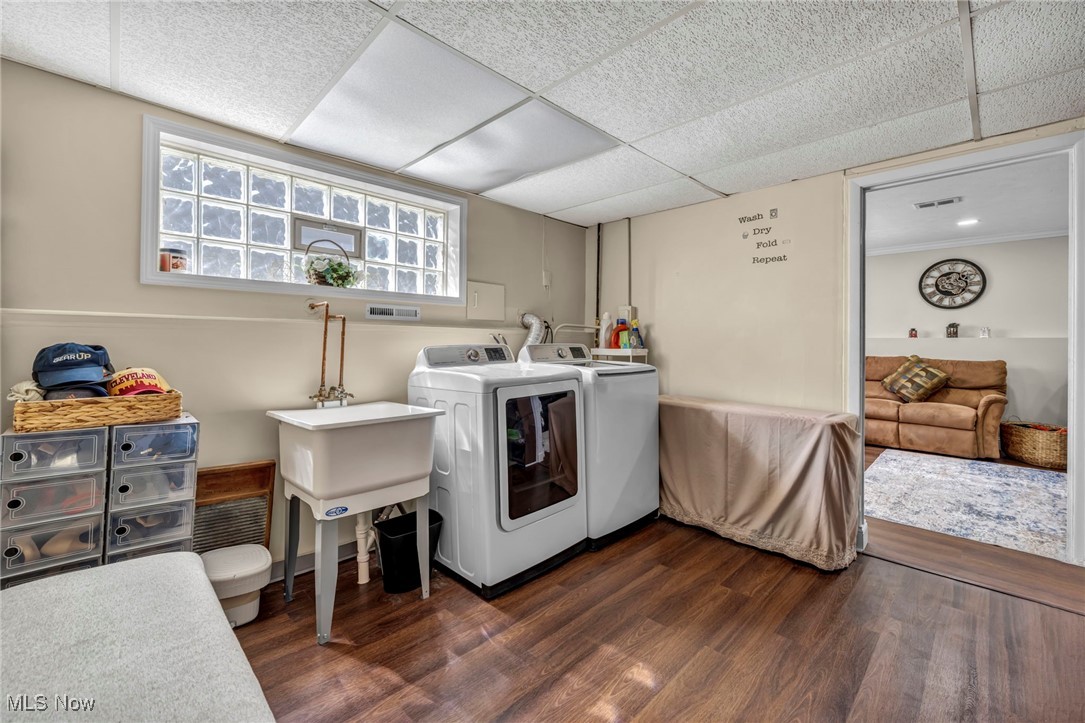 3226 Woodlawn Drive, Parma, Ohio image 27