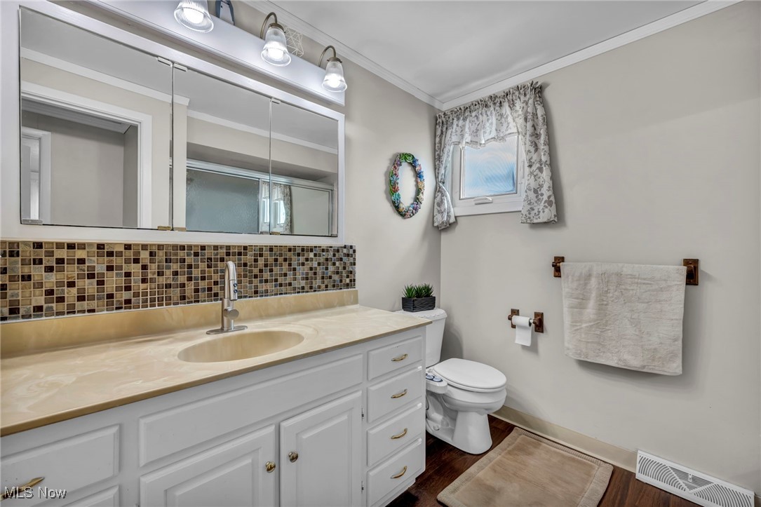 3226 Woodlawn Drive, Parma, Ohio image 16