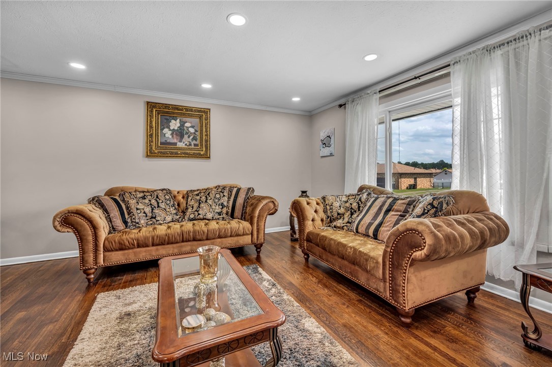 3226 Woodlawn Drive, Parma, Ohio image 6