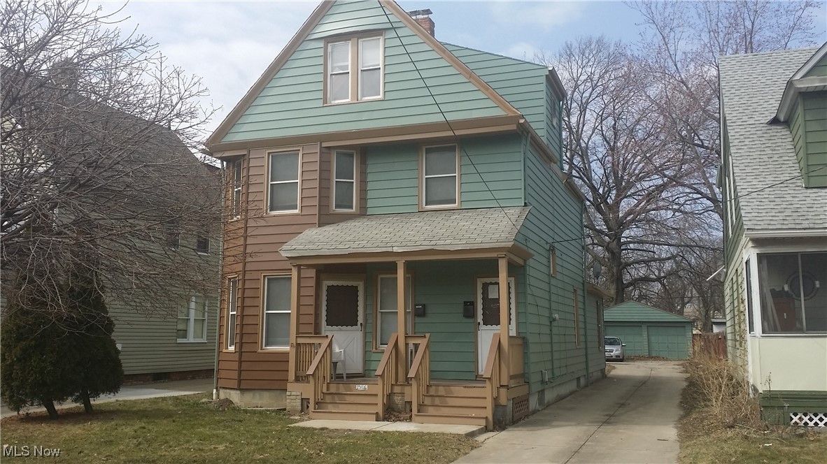 Amazing opportunity to add this well-maintained Lakewood property to your portfolio! Spacious duplex with a three-bedroom unit, and a two-bedroom unit, each with one bathroom. Desirable location close to everything Lakewood has to offer. Hurry to grab this one before it's too late!