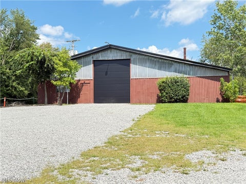 Photo of 50 Drummond Avenue, Hubbard, OH 44425 (MLS # 5240898)
