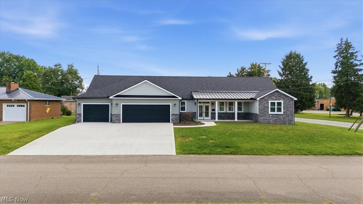 400 Crooks Avenue