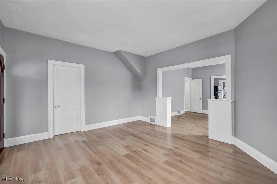 8901 Rosewood Avenue, Cleveland, Ohio image 10