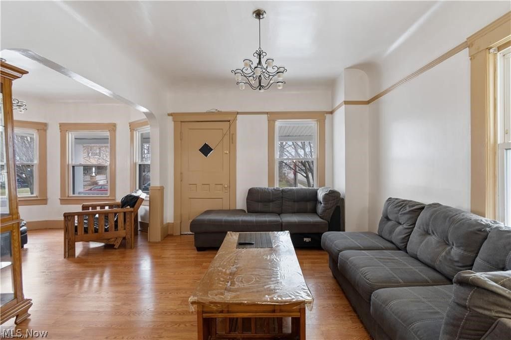 Photo of 1544 Wyandotte Avenue, Lakewood, OH 44107 (MLS # 5191125)