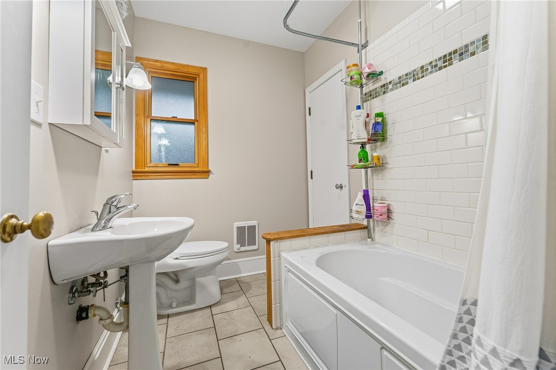 Everson Halls Country Club Ad - Residential