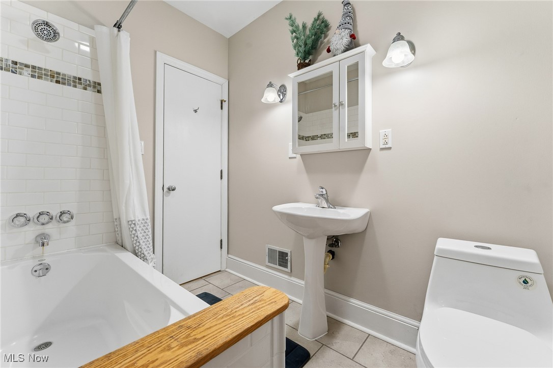 Everson Halls Country Club Ad - Residential