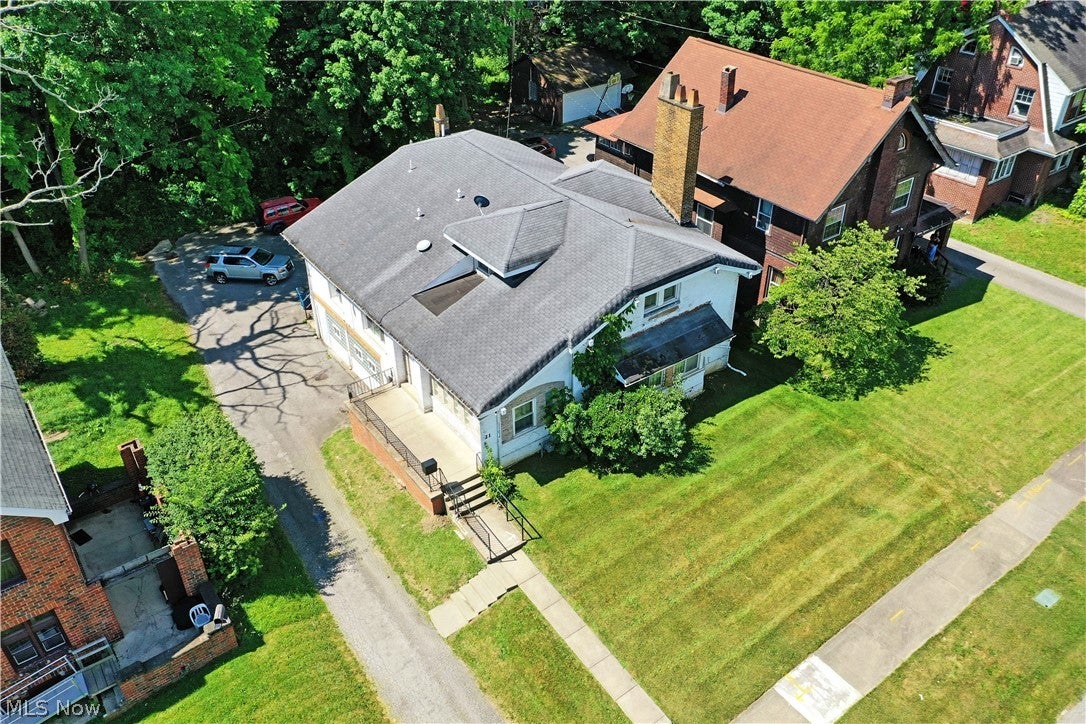 21 Indiana Avenue