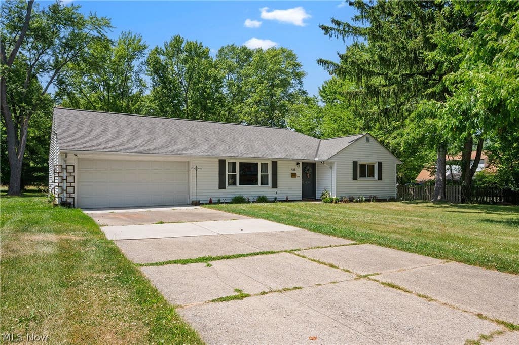 Photo of 468 Karl Drive, Richmond Heights, OH 44143 (MLS # 5224148)