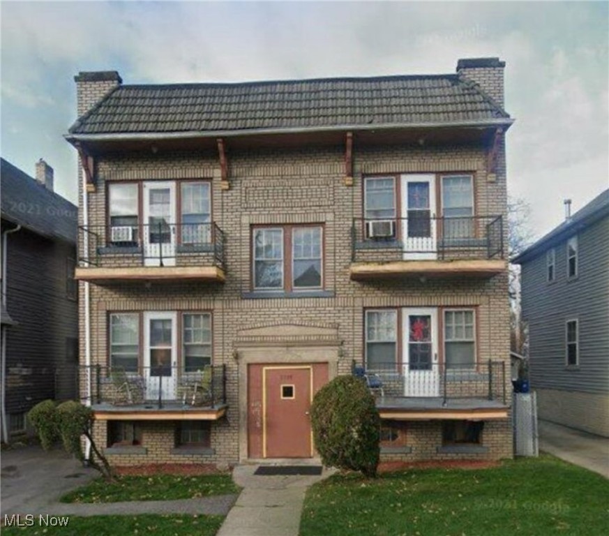 Prime 6-Unit Investment Property – Partially Occupied, Newly Updated!
This well-maintained 6-unit apartment building presents an excellent investment opportunity with 50% tenant occupancy and strong cash flow potential when fully leased. Recent updates include fresh paint and brand-new LVP flooring in some of the vacant units, making them move-in ready for new tenants.
The property features a mix of unit layouts designed to attract a variety of renters, with steady rental income from existing long-term tenants. When fully occupied, this building delivers solid cash flow and a strong return on investment.
Whether you’re an investor looking to maximize rental income or an owner seeking a partially occupied property with room to increase value, this apartment complex is a fantastic opportunity. Don’t miss out—schedule your viewing today!