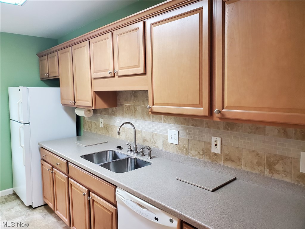 Silver Lake Towers Condo - Residential