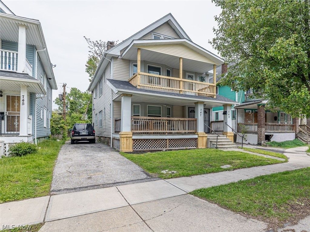 Photo of 747 E 117th Street, Cleveland, OH 44108 (MLS # 5210451)