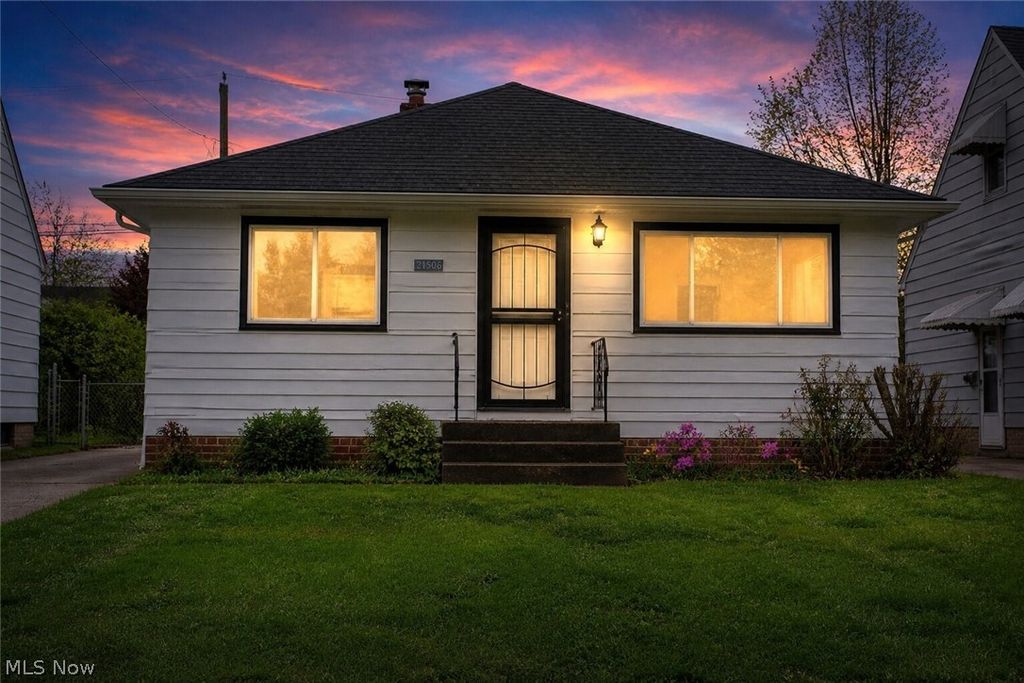 Photo of 21506 Kenyon Street, Maple Heights, OH 44137 (MLS # 5207466)
