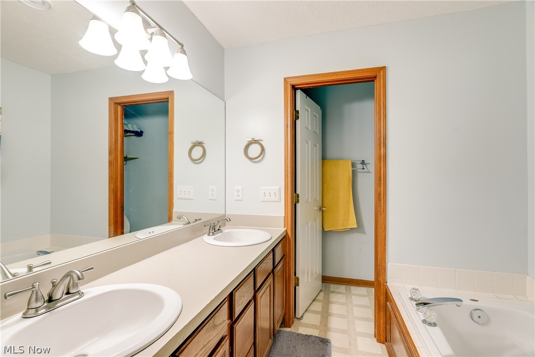 Oaks Sub #4 - Residential