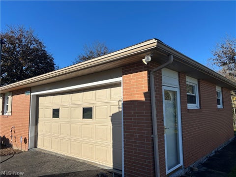 Tiny photo for 16077 Park Way, East Liverpool, OH 43920 (MLS # 5254816)
