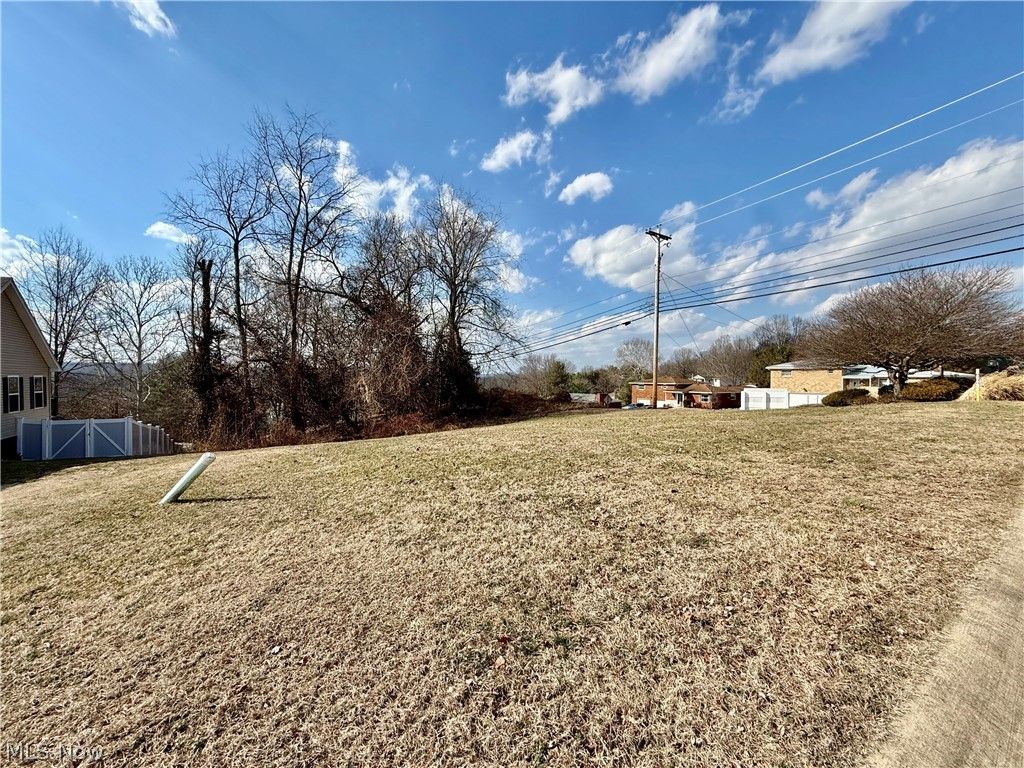 Photo of 100 Eldorado Dr, Marietta, OH 45750 (MLS # 5189247)