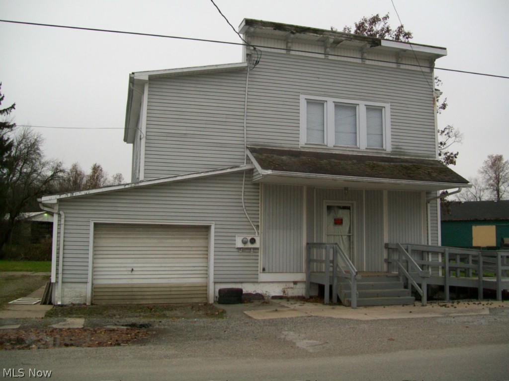 Real Estate Auction! Saturday August 2nd @ 12noon (preview @ 11am) 2 Story Vinyl Sided Dwelling with Studio Apartment and Full Bath on 2nd Floor. Main Floor Offers a Large Open Area for a Variety of Living Options with a Half Bath. Property may be divided for Duplex with Separate Entrances as well as 2 Electric Meters. Mostly Hardwood Floors throughout. Newer Vinyl Windows, with Electric Baseboard Heat. Large Attached 1 Car Garage. Case #13-41414
TERMS: 20% non-refundable deposit auction day, NO BUYER'S PREMIUM, Subject to Bankruptcy Court approval.