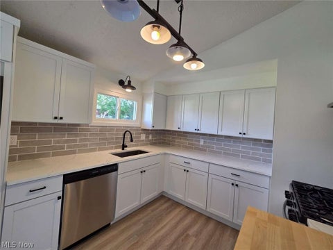 Tiny photo for 9079 N Plaza Drive, Northfield, OH 44067 (MLS # 5240337)