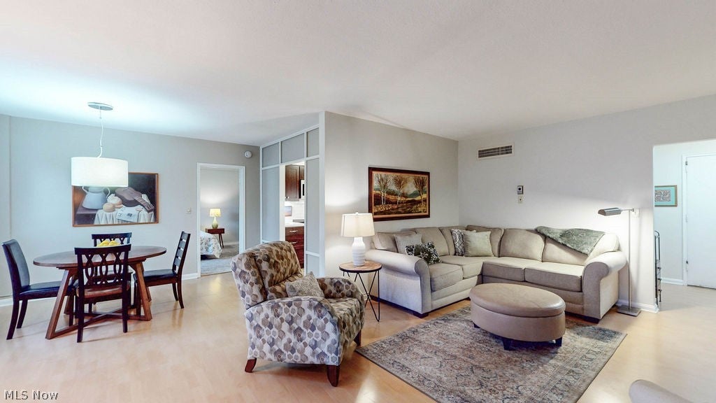 13800 Fairhill Road 209