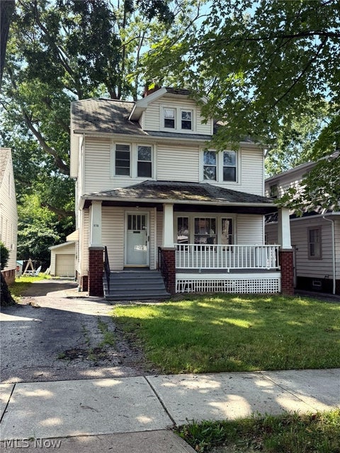 Tiny photo for 974 Elbon Road, Cleveland Heights, OH 44121 (MLS # 5239639)