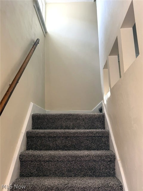 Tiny photo for 974 Elbon Road, Cleveland Heights, OH 44121 (MLS # 5239639)