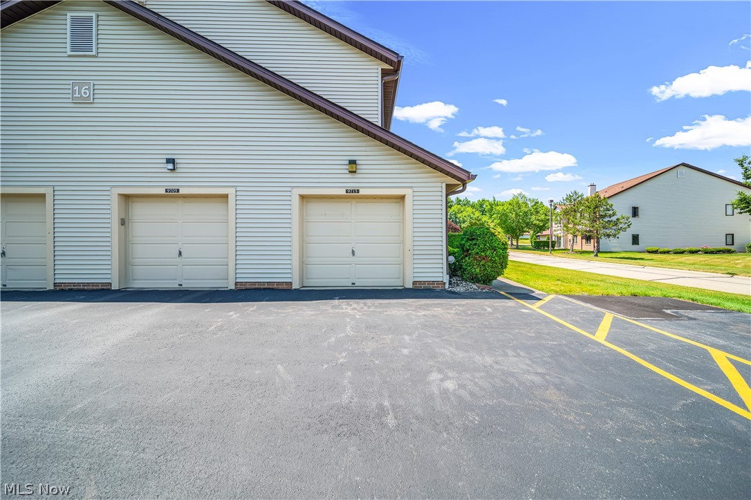 Hickory Ridge Condo - Residential