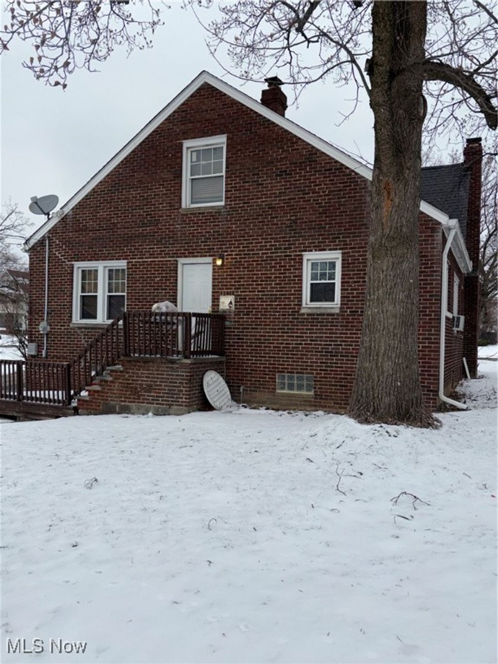 Photo of 8220 Garfield Boulevard, Garfield Heights, OH 44125 (MLS # 5177704)