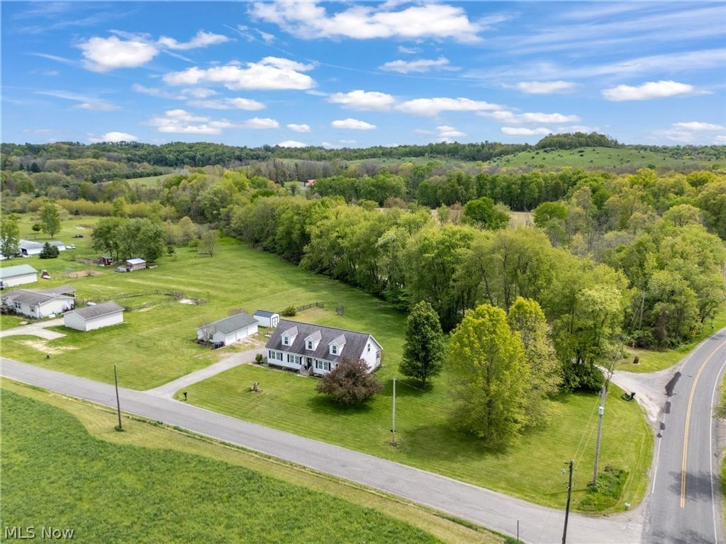 Photo of 14338 Crowl Street SE, Minerva, OH 44657 (MLS # 5201071)