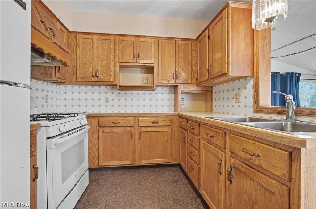 Photo of 1852 Fairview Court, Salem, OH 44460 (MLS # 5194085)