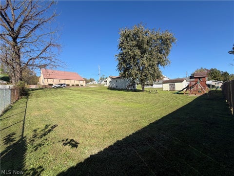 Tiny photo for 1318 Dillaway Street, Parkersburg, WV 26101 (MLS # 5255306)