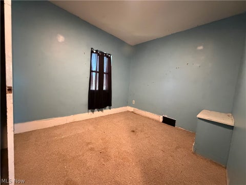 Tiny photo for 1318 Dillaway Street, Parkersburg, WV 26101 (MLS # 5255306)