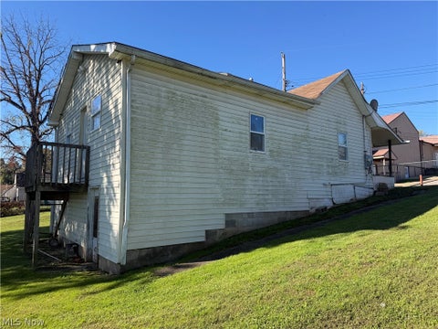 Tiny photo for 1318 Dillaway Street, Parkersburg, WV 26101 (MLS # 5255306)
