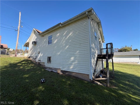 Tiny photo for 1318 Dillaway Street, Parkersburg, WV 26101 (MLS # 5255306)