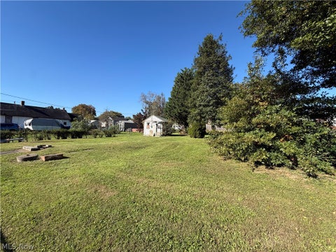 Tiny photo for 1318 Dillaway Street, Parkersburg, WV 26101 (MLS # 5255306)