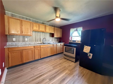 Tiny photo for 1318 Dillaway Street, Parkersburg, WV 26101 (MLS # 5255306)