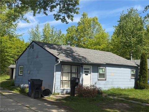 Homes For Sale - 19009 Firwood Road<br/> Cuyahoga County, Cleveland, OH 44110