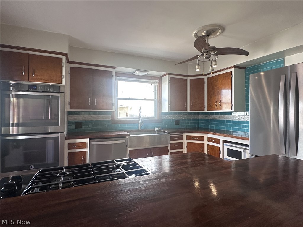 Townsend Villa - Residential