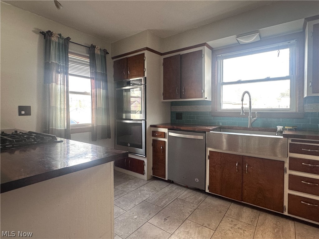 Townsend Villa - Residential