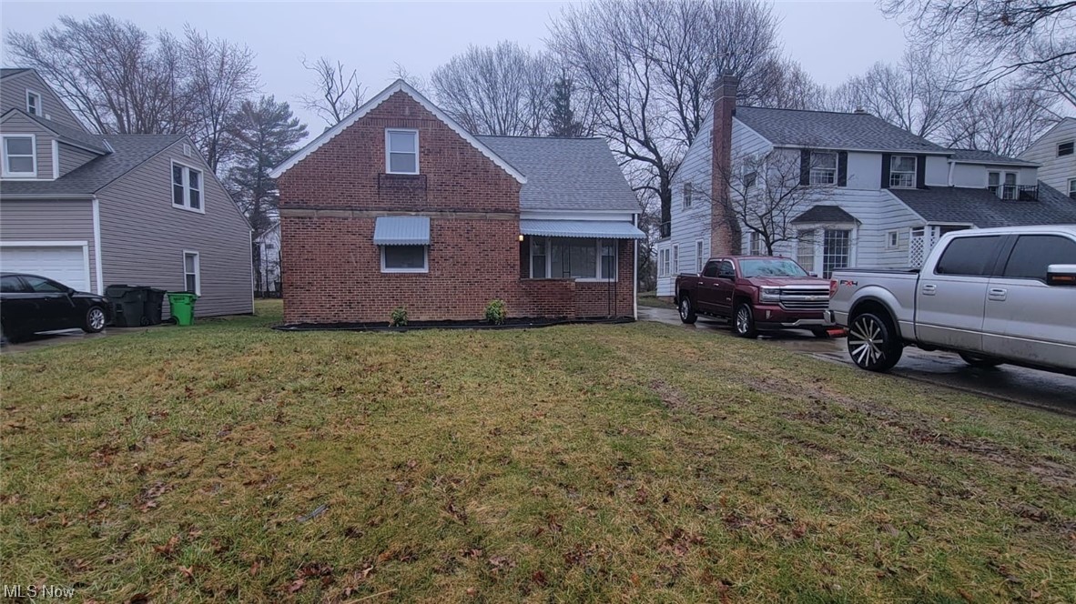 Auditor site shows 2 bedrooms and 1 bathroom but the owner indicates 3 bedrooms and 3 bathrooms.