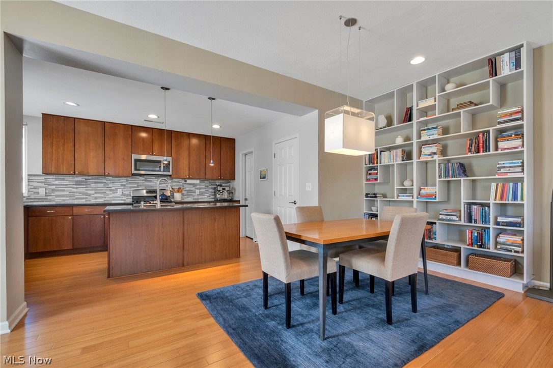 Battery Park Twnhms Condo - Residential