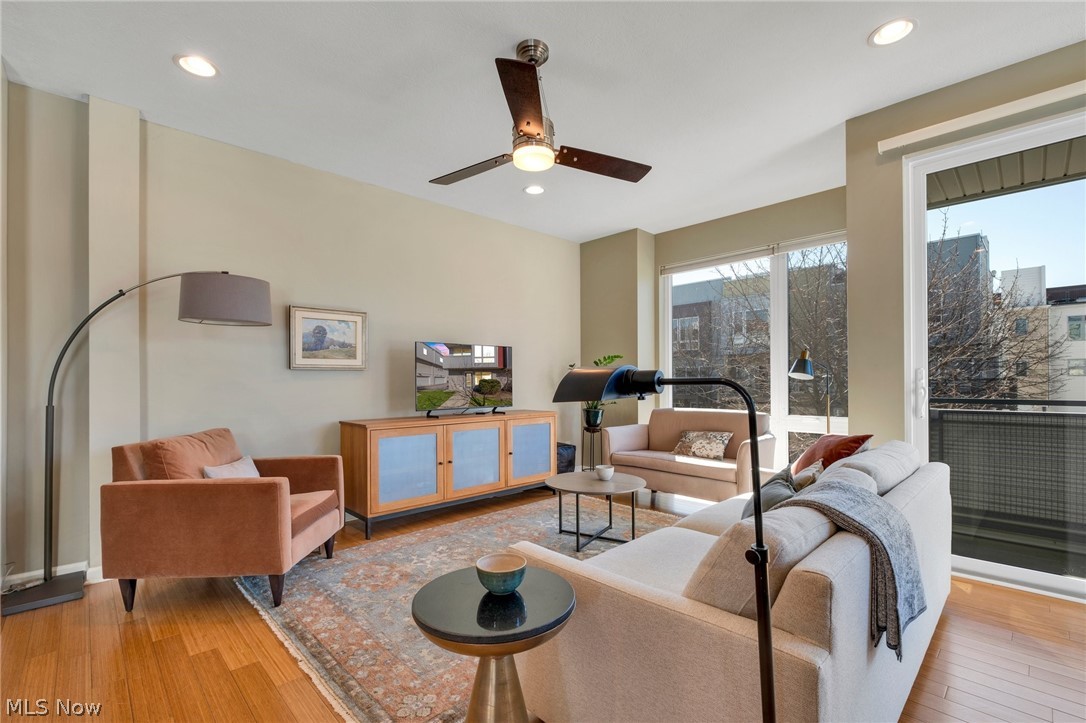 Battery Park Twnhms Condo - Residential