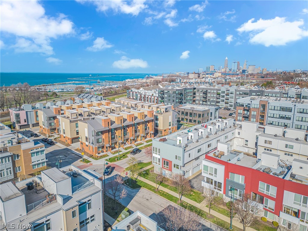 Battery Park Twnhms Condo - Residential