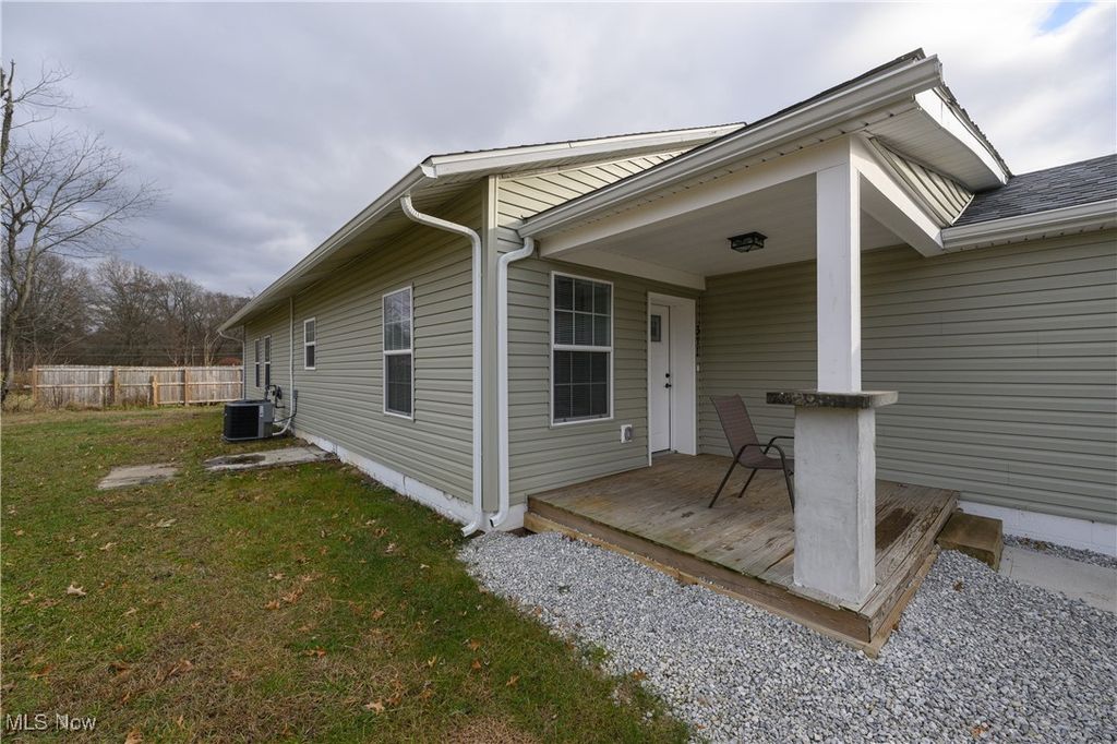 Photo of 311 George Street, Barberton, OH 44203 (MLS # 5174847)