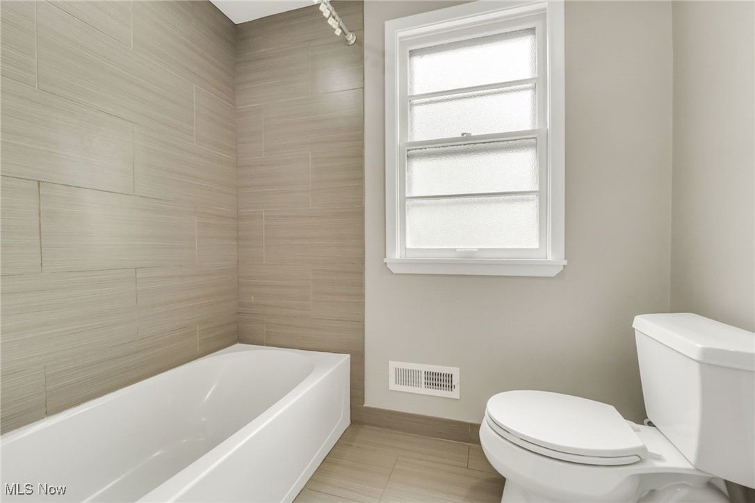 University Heights, Ohio 44118, United States, 5 Bedrooms Bedrooms, ,4 BathroomsBathrooms,Residential,Active,139897