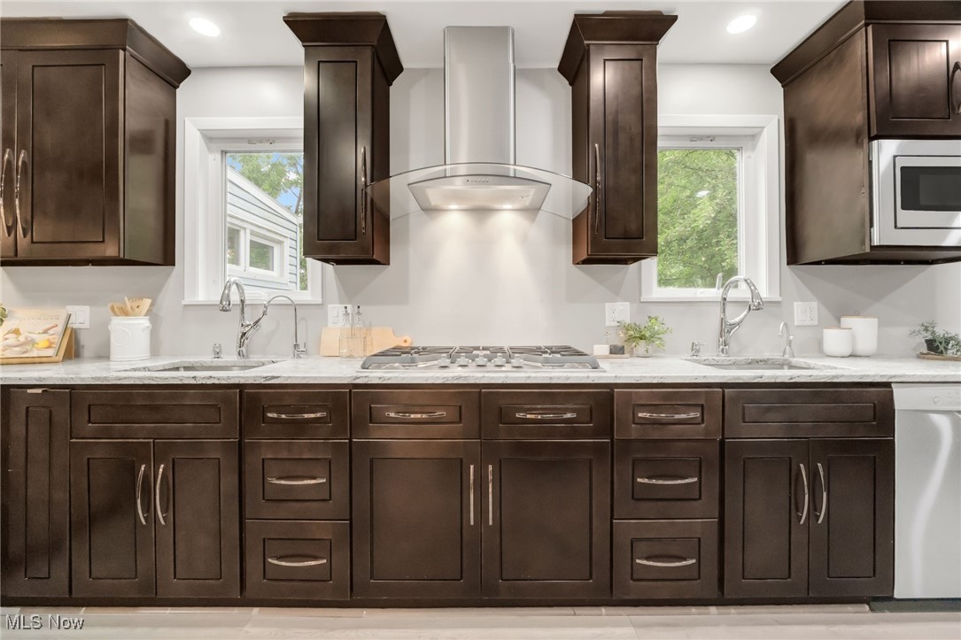 University Heights, Ohio 44118, United States, 5 Bedrooms Bedrooms, ,4 BathroomsBathrooms,Residential,Active,139897